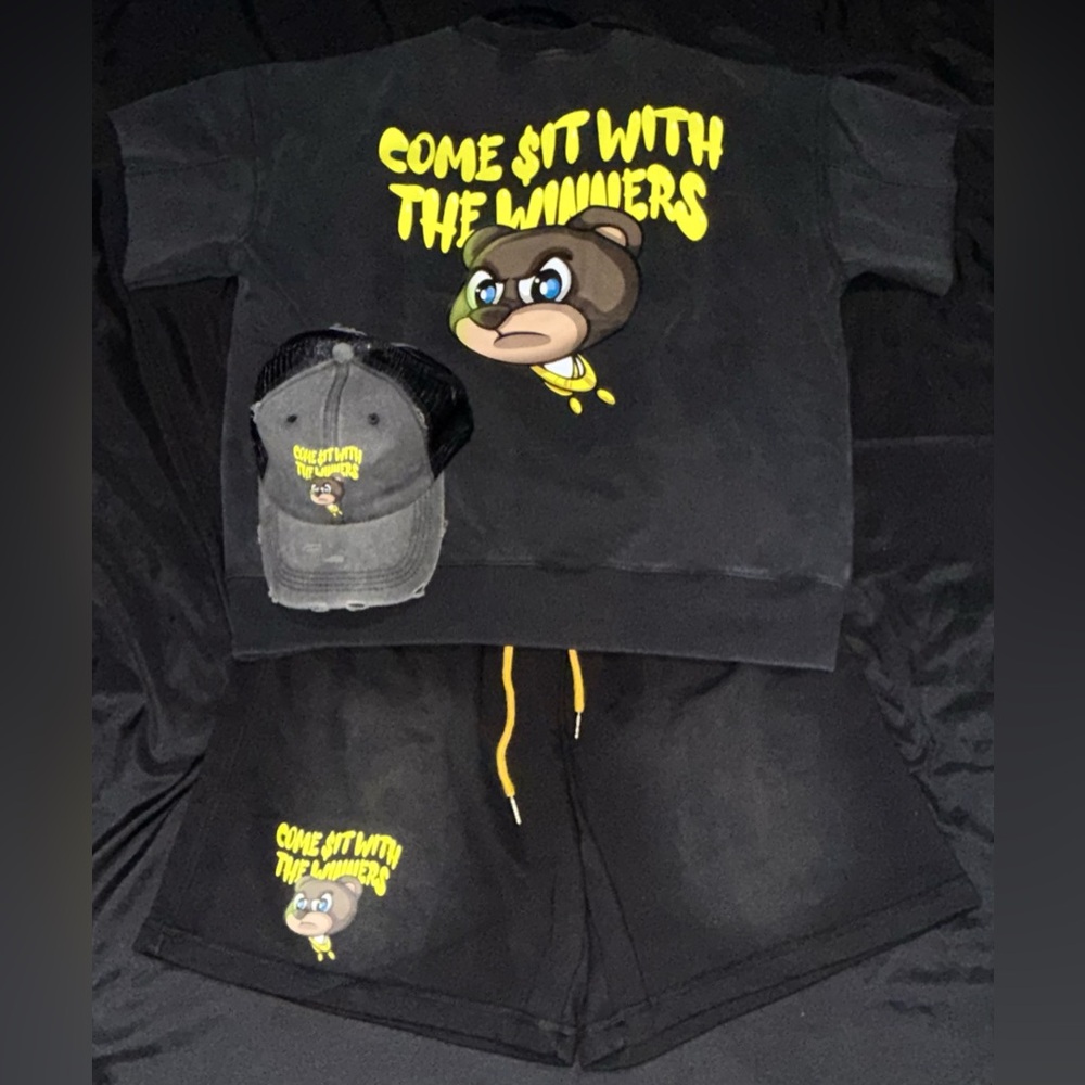 🏆THE WINNING TEAM🏆 Black/maize hat Sweatshirt and Shorts Set